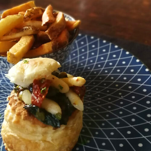 Pasteitje met aspperges en spinazie. Heerlijk met verse frietjes