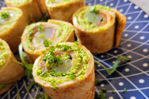 pannekoekrolletjes met witte asperges