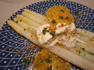 asperges met burrata