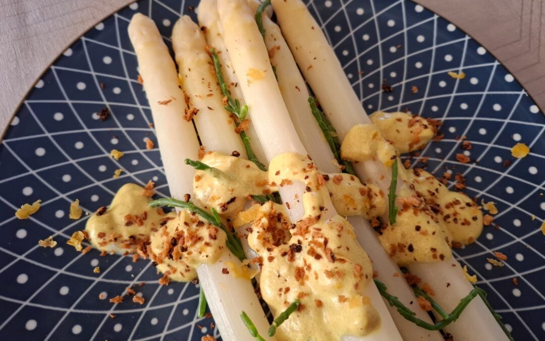 Asperges met zeekraal en kokosmelk