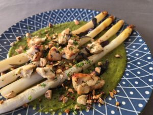 asperges met kip en tahinsaus