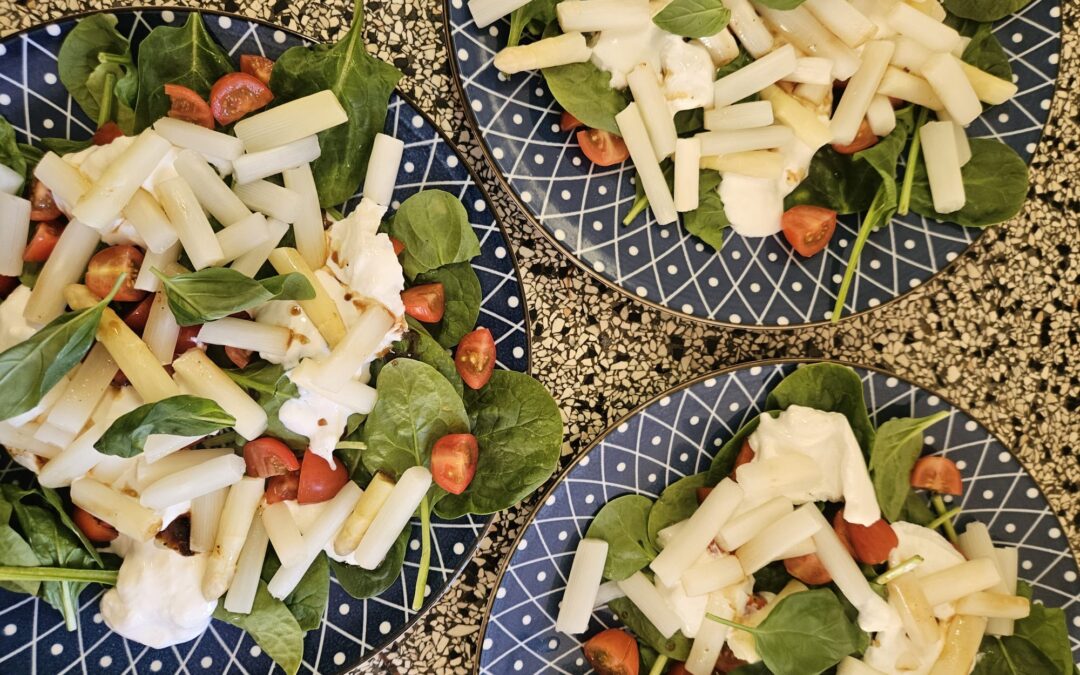 Aspergesalade met burrata en balsamico